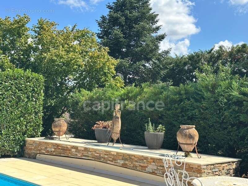 Maison à vendre 7 pièces AUXERRE (89) 167 m2  Piscine  Terrain de 2300 m2 Dépendance - photo 10
