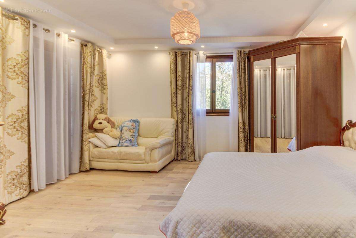 Maison à LA COLLE-SUR-LOUP