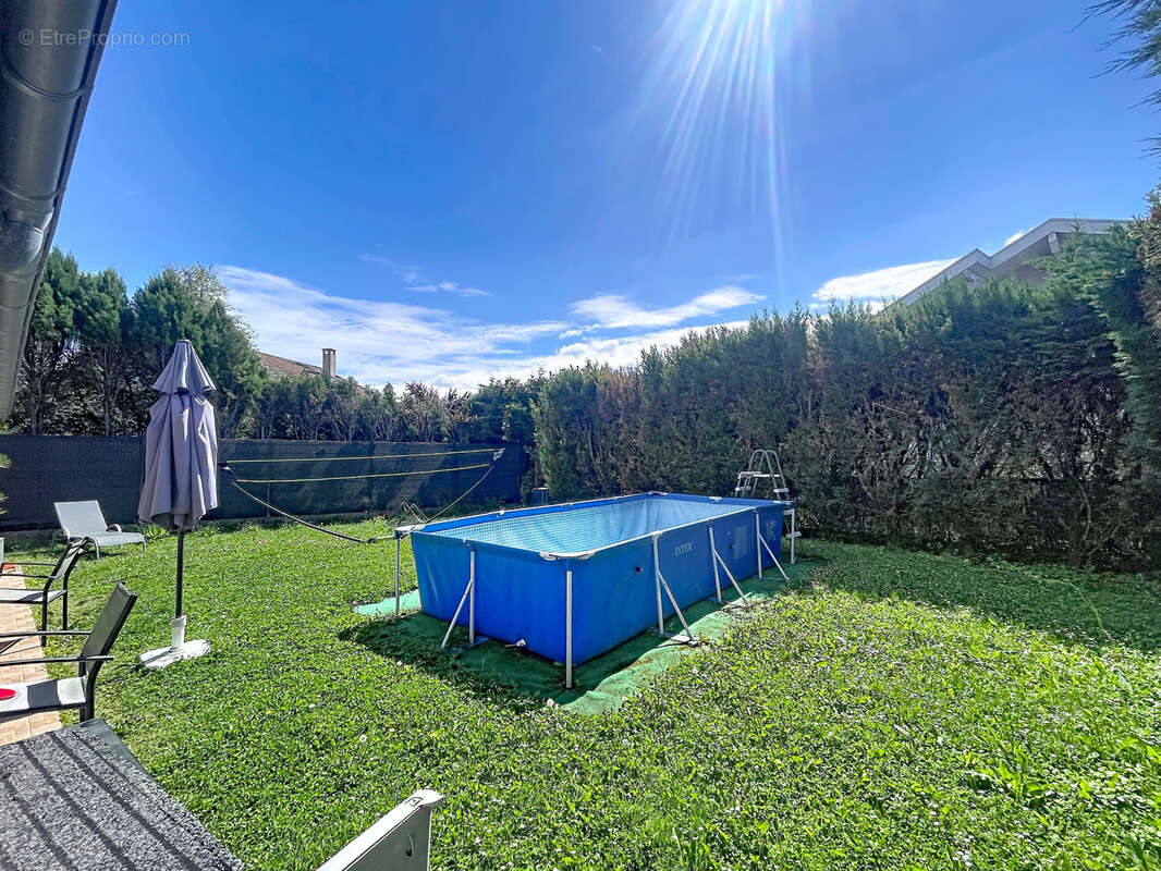 Maison à MEYLAN