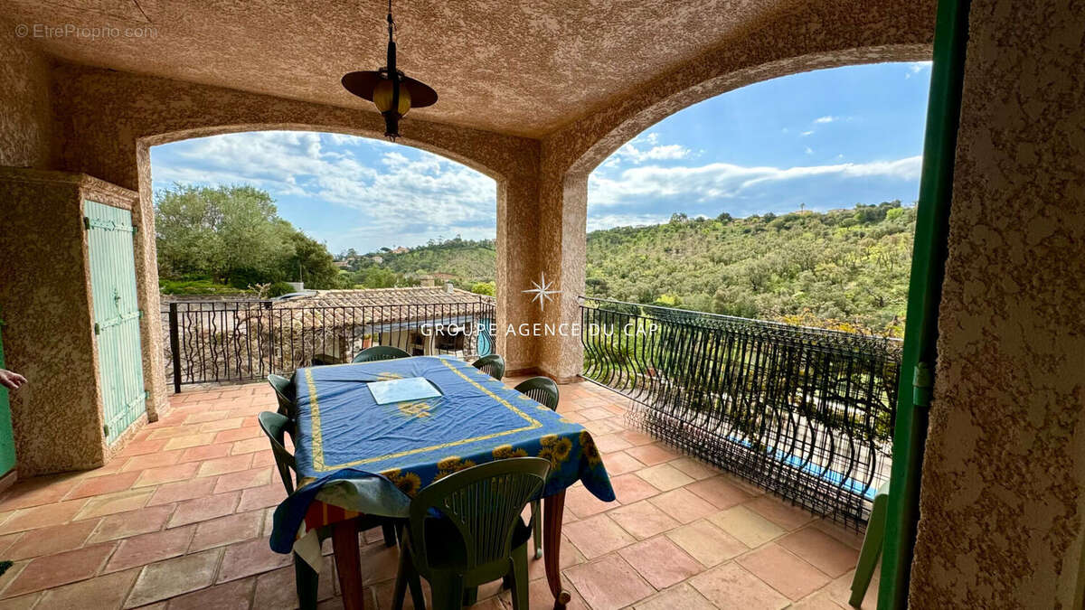 Maison à LES ISSAMBRES