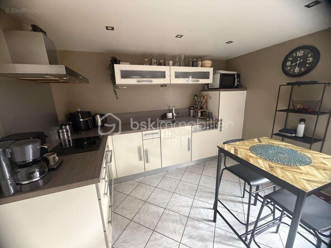 Jolie maison d'habitation dans endroit calme - photo 6