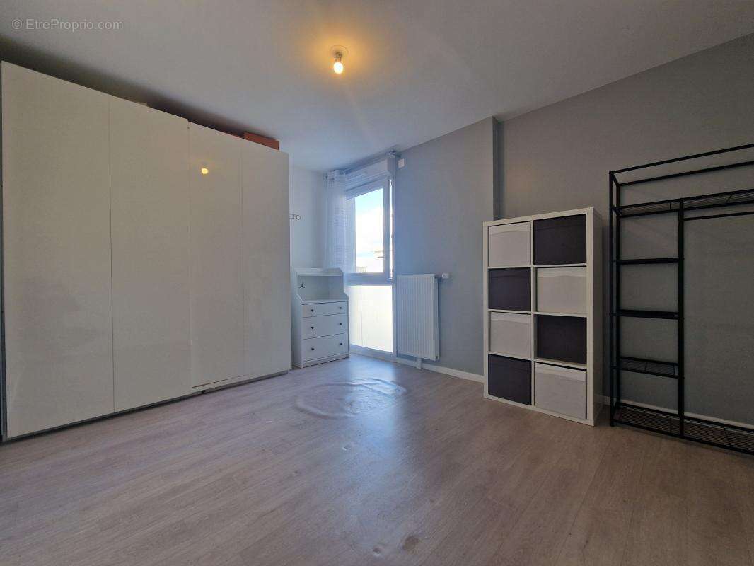 Appartement à VAIRES-SUR-MARNE