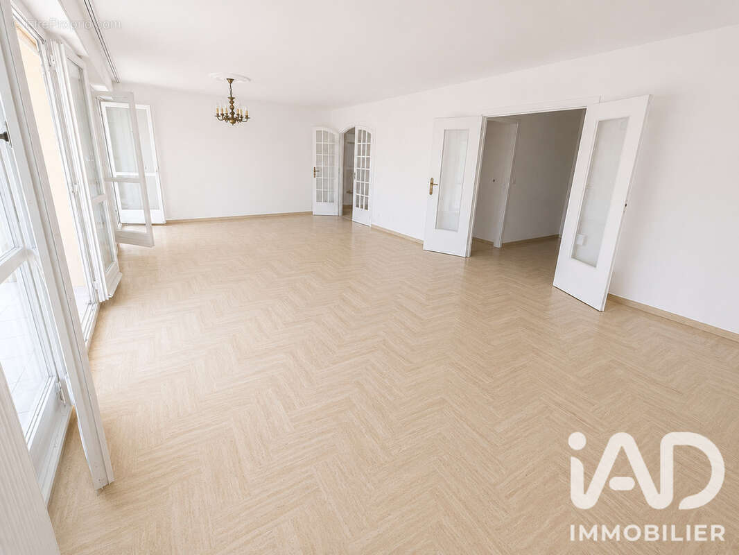 Appartement 107 m² à Marseille-9e  - photo 2