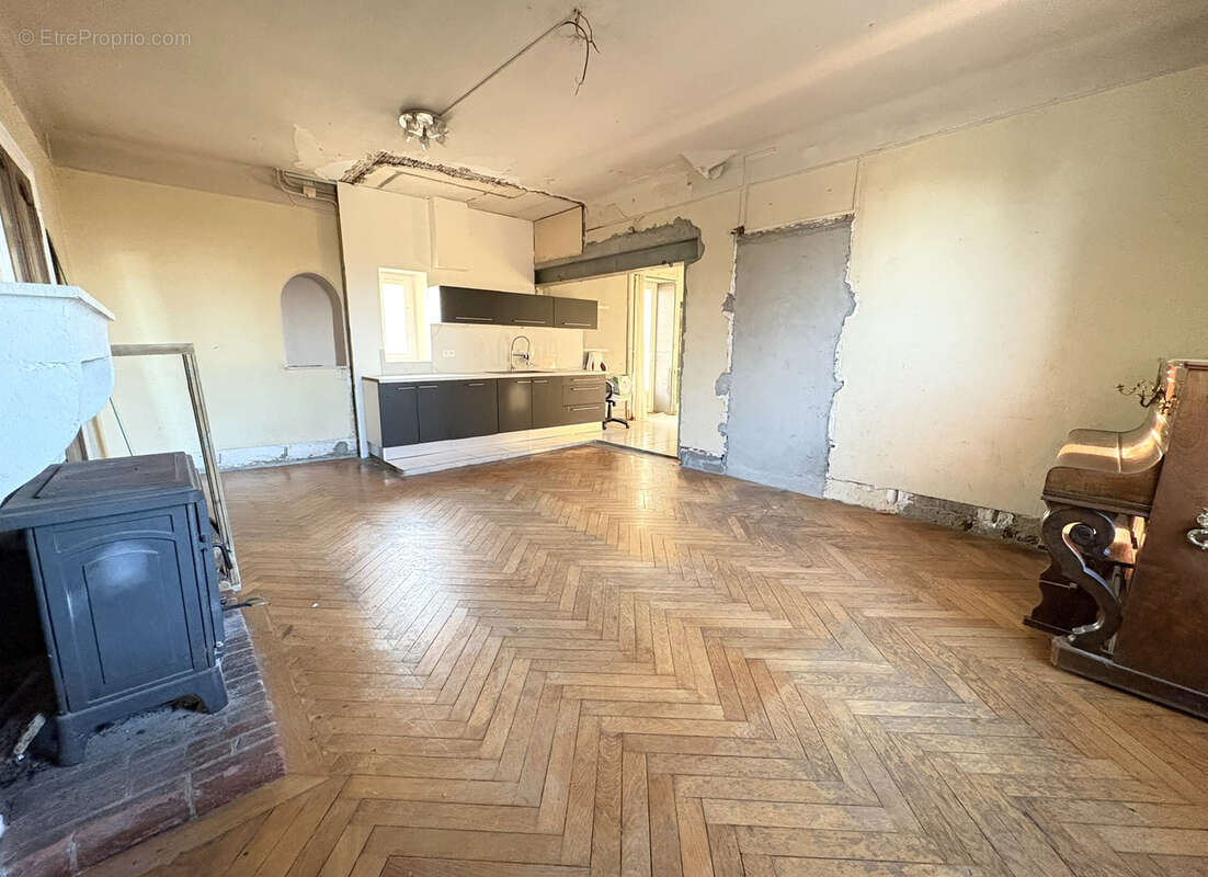 Maison à SAINT-PAUL-DE-VARAX