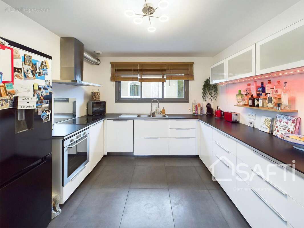 Photo 3 - Commerce à TALENCE