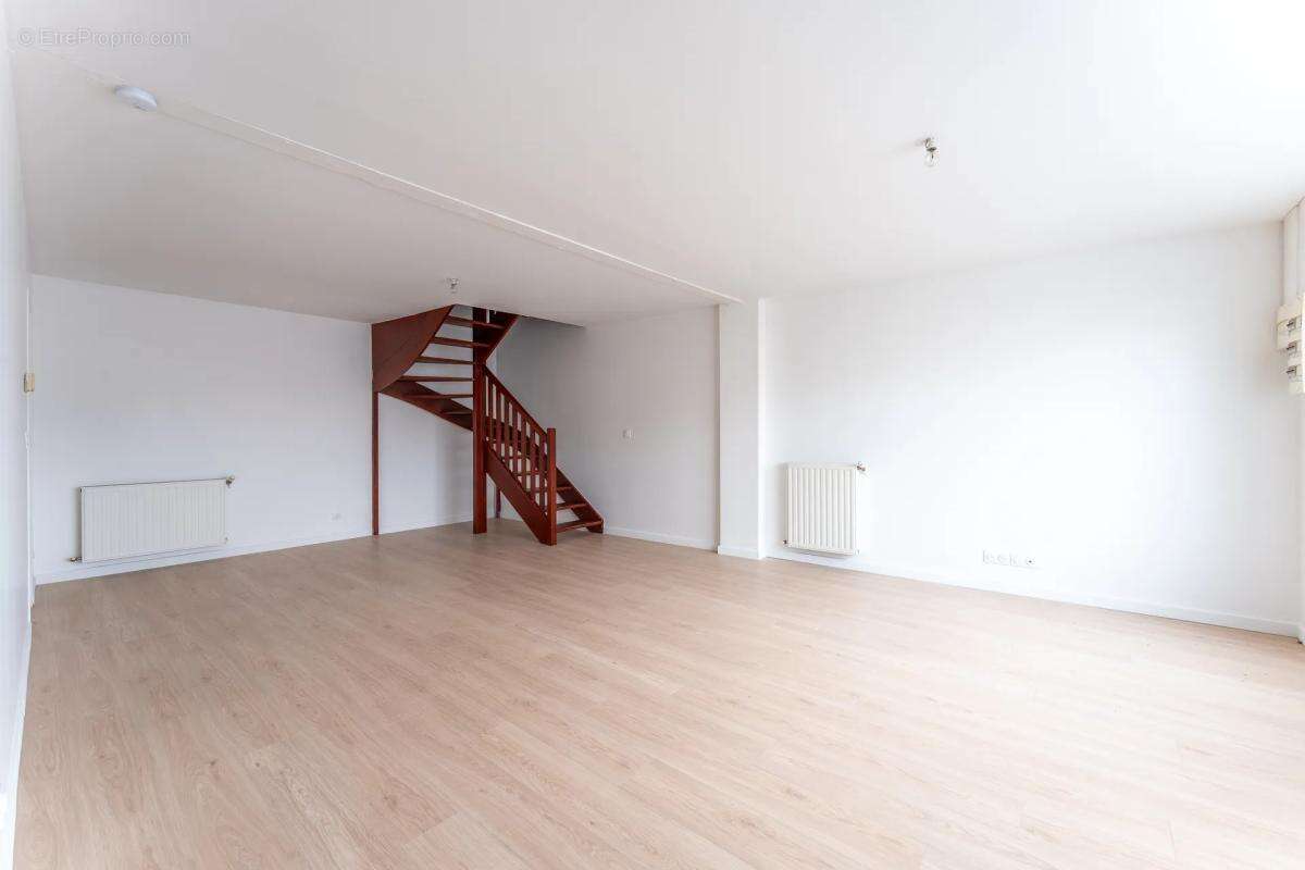 Maison à AMBARES-ET-LAGRAVE