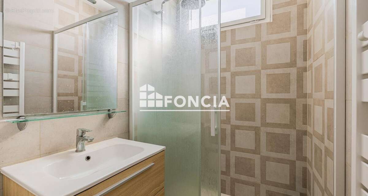 Appartement à PARIS-15E