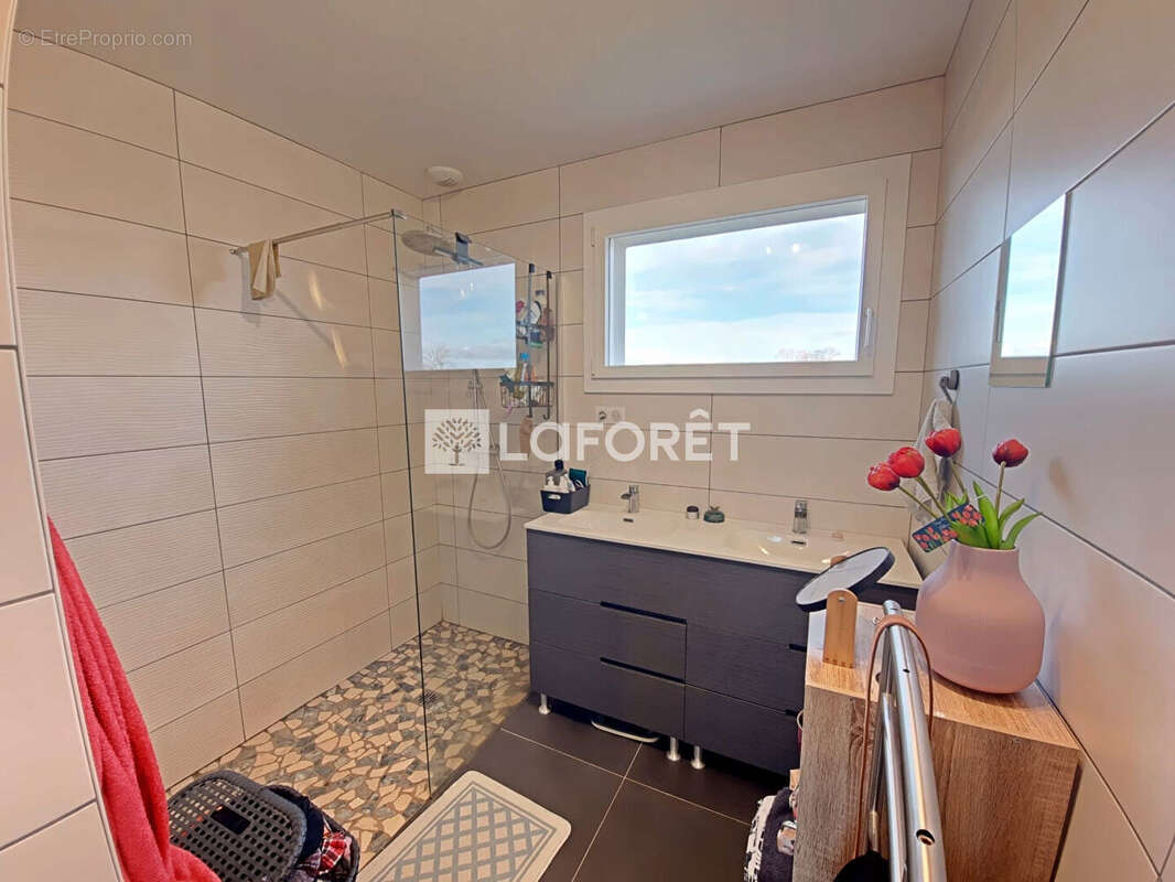 Maison à SURY-LE-COMTAL