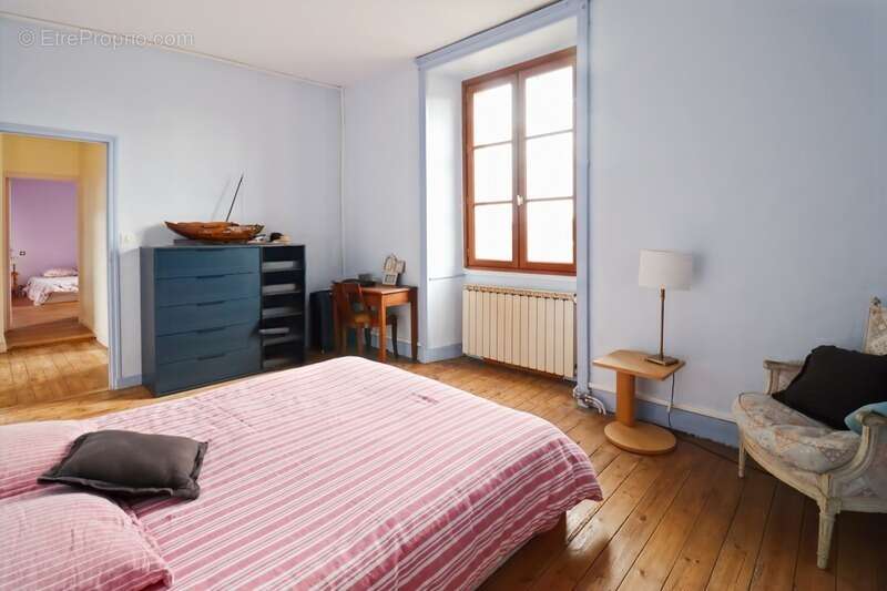 Maison à MAGNAC-LAVAL