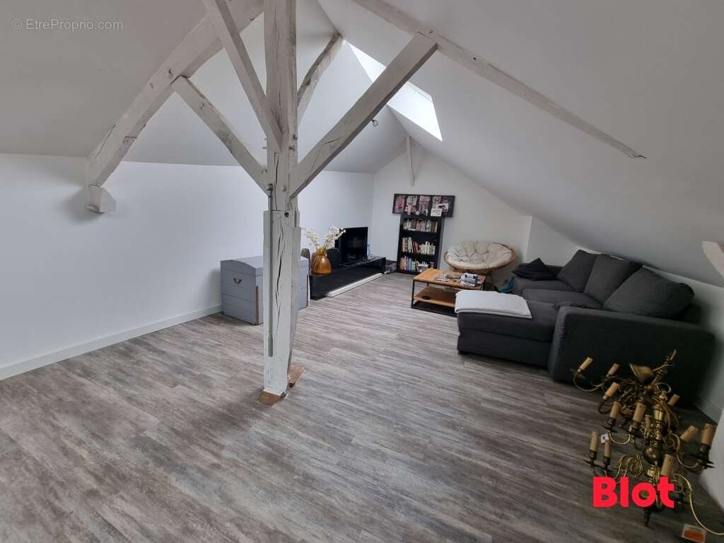 Maison 355 m² à Montreuil-Le-Gast  - photo 4