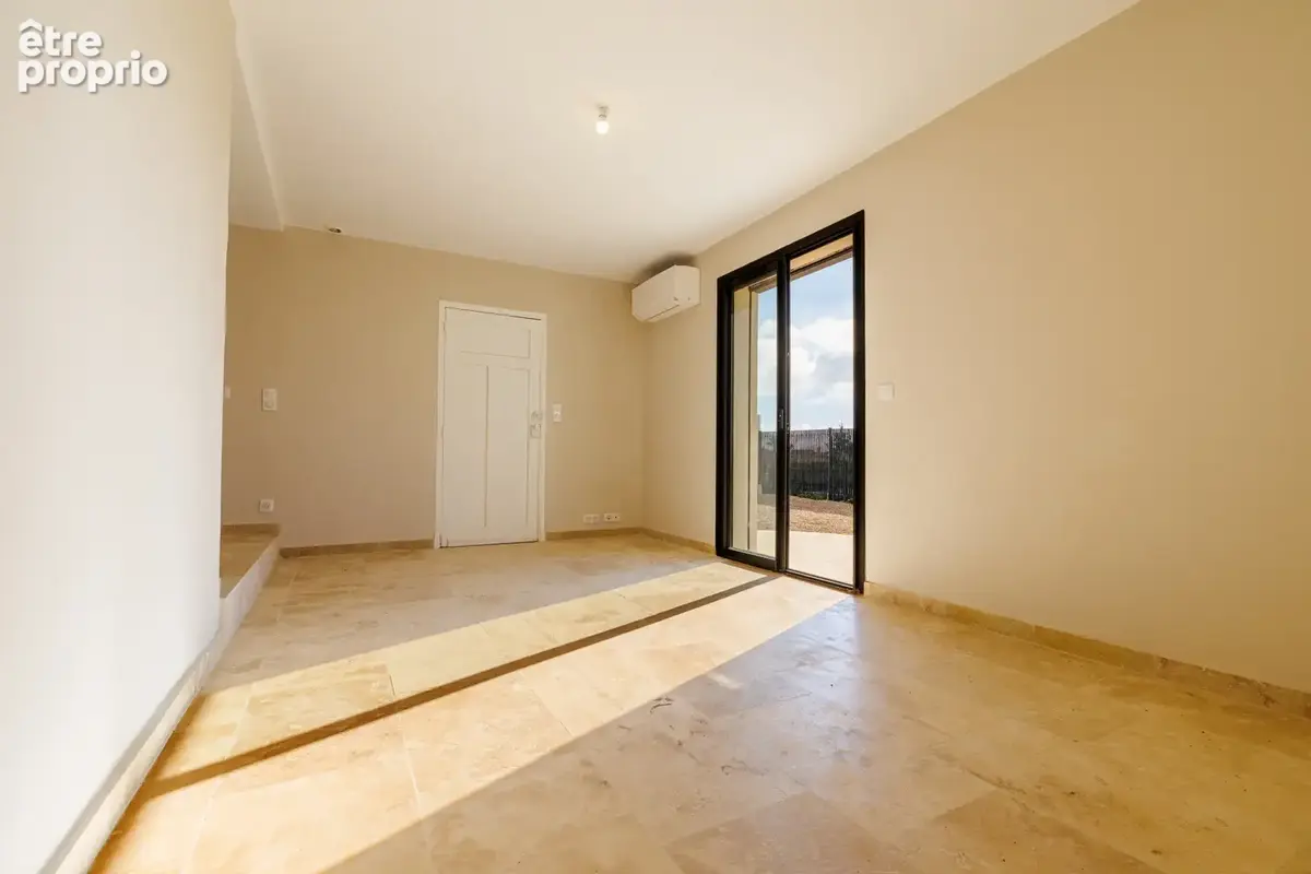 Maison entièrement rénovée avec piscine, à 200 m du village - photo 26