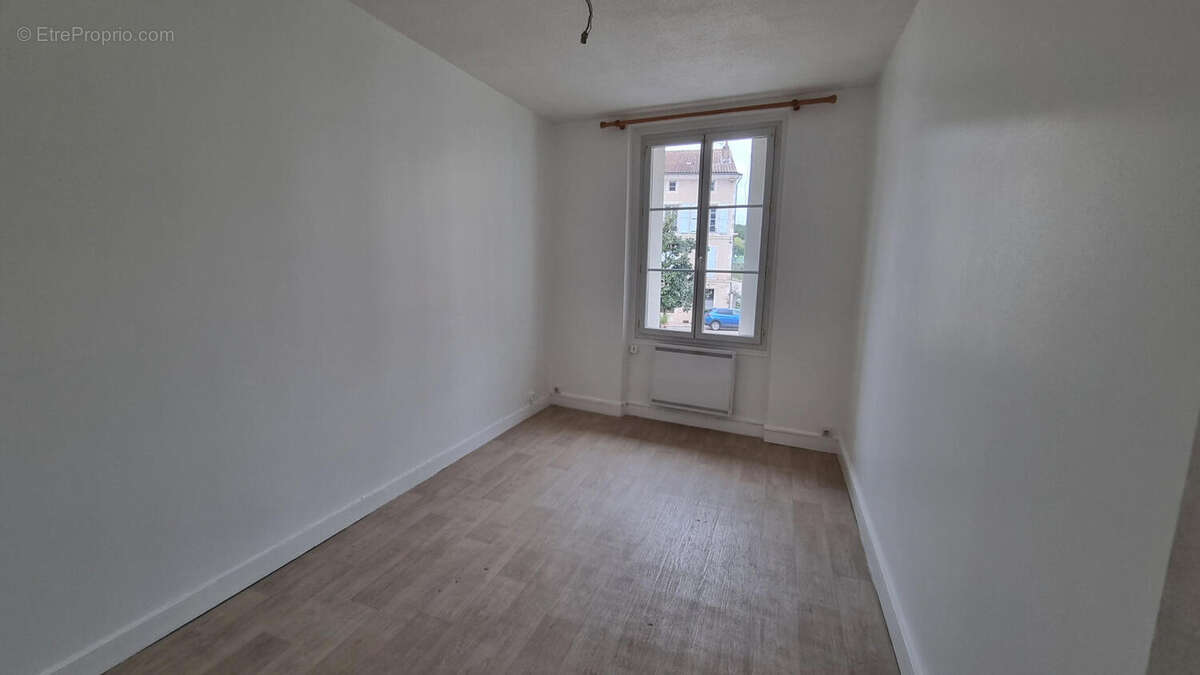 20221103_101049 - Commerce à NONTRON