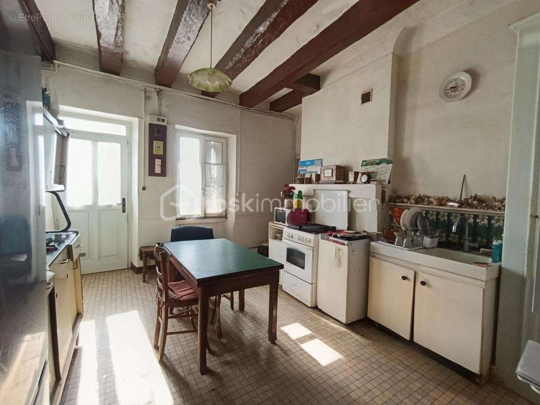 Maison ancienne avec terrain constructible – Investissement locatif - photo 2