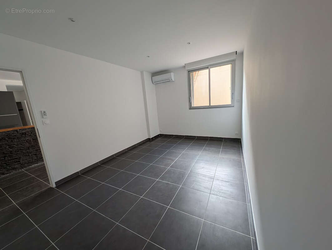 Appartement à MARSEILLE-5E