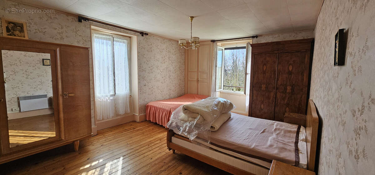 Maison à CHAMPLEMY
