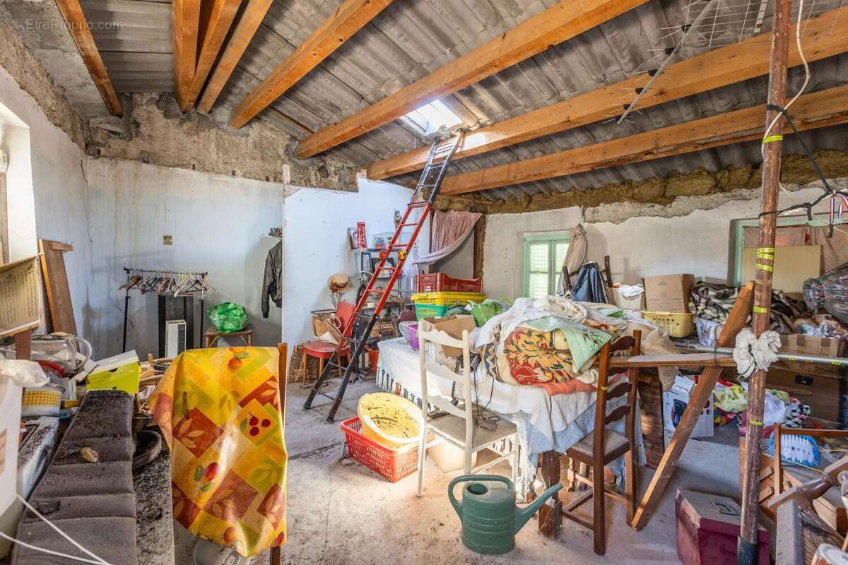 Appartement à L'ESCARENE