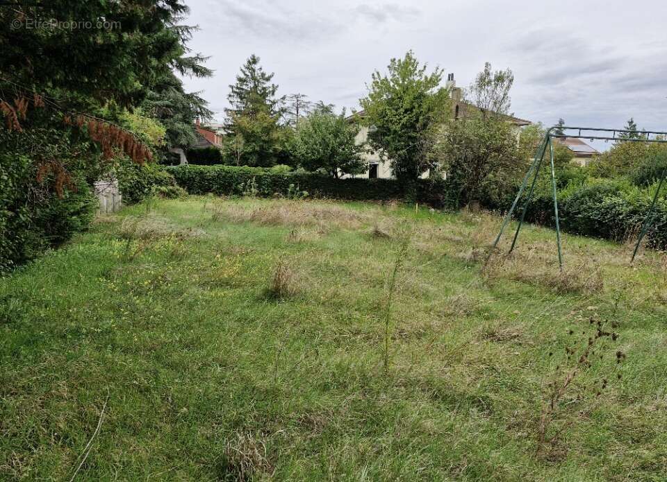 Terrain à RILLIEUX-LA-PAPE