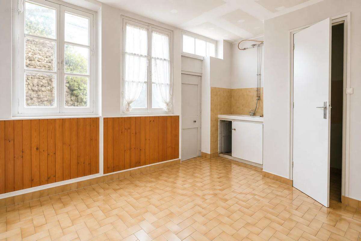 Maison individuelle à fort potentiel – Environ 190 m² habitables avec vue exceptionnelle- Saint-Antoine-l’Abbaye - photo 10
