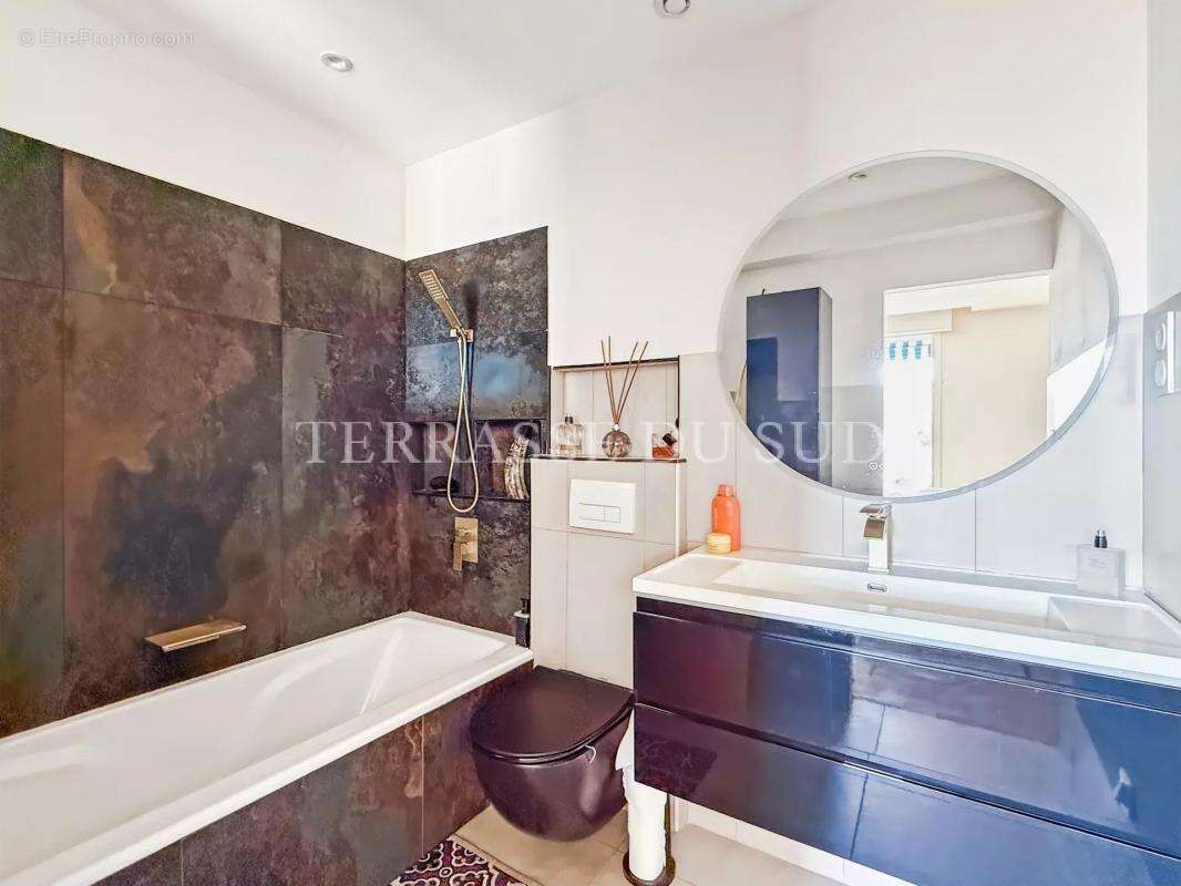 Appartement à MARSEILLE-8E