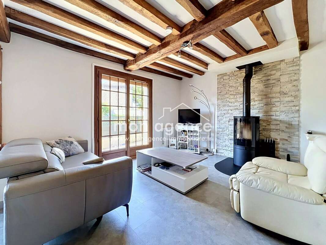 Maison à LE MESNIL-ESNARD