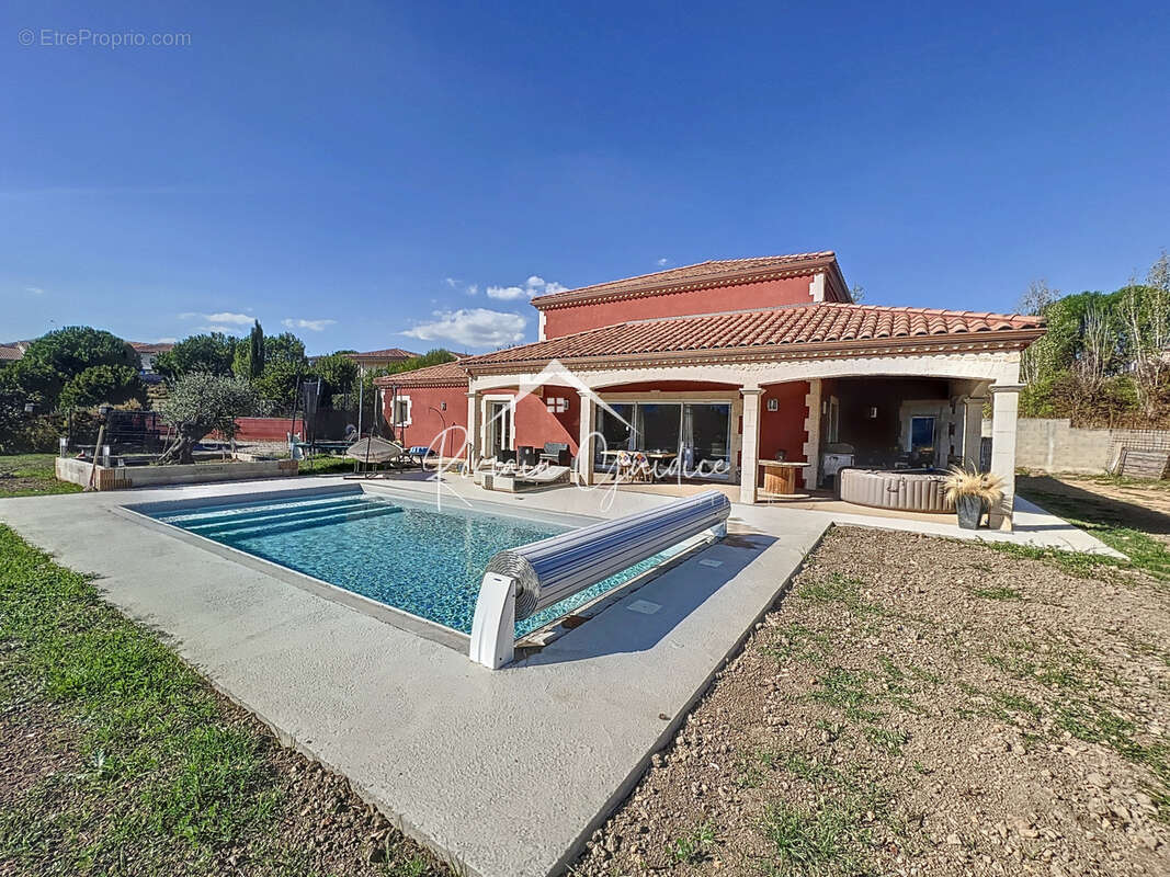 Villa type 6 de 199 m2 sur son terrain de 2122 m2 - photo 2