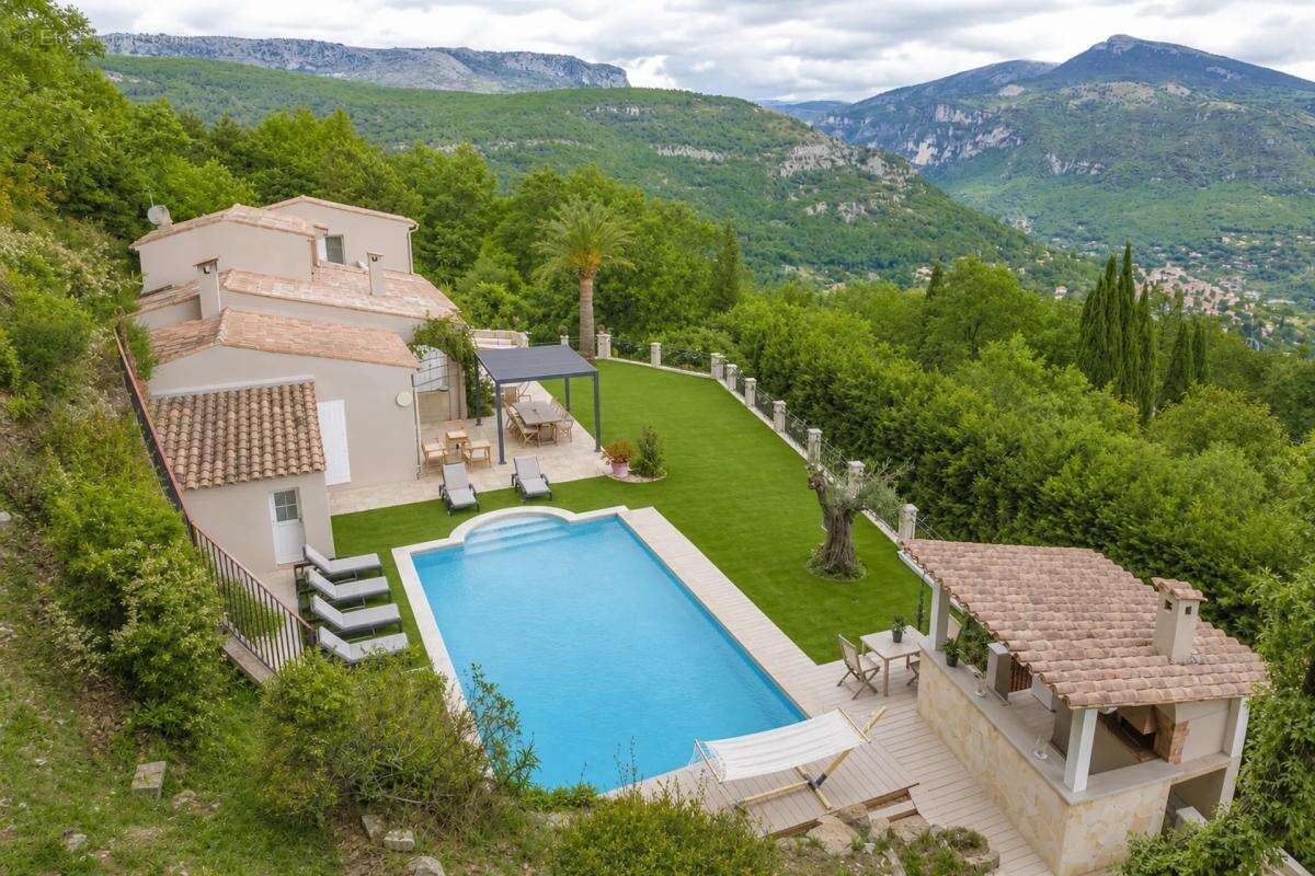 Maison de 6 pièces de 256 m² à Le Bar-sur-Loup - photo 63
