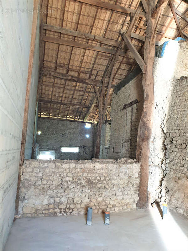 Maison à BARBEZIEUX-SAINT-HILAIRE