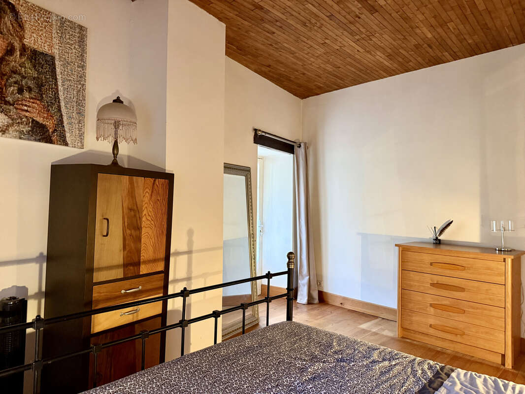 Maison à MONTAIGU-DE-QUERCY