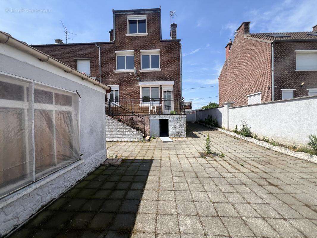 Maison 104 m² à Vitry-En-Artois  - photo 2