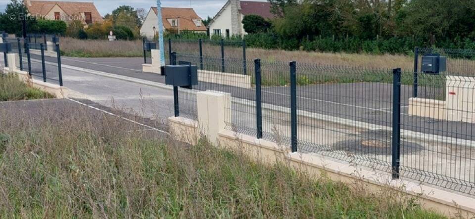 Terrain à DANNEMOIS