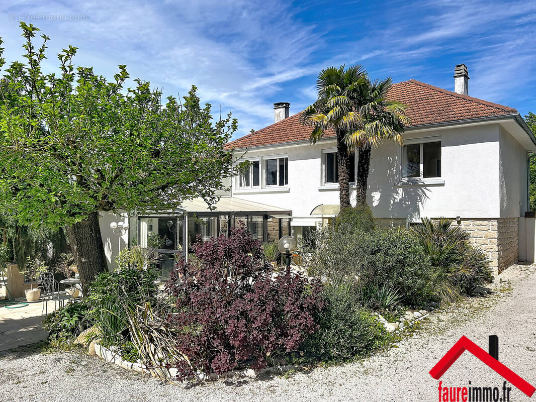 Maison à LARCHE