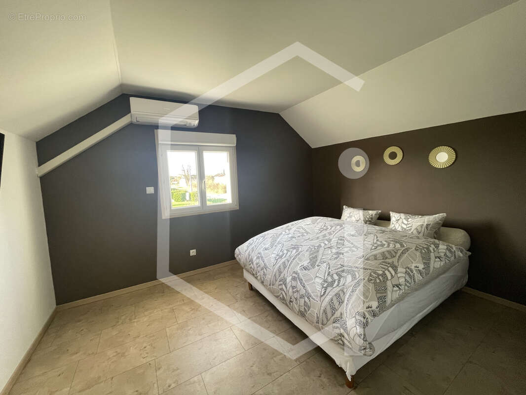 Maison à COSNE-COURS-SUR-LOIRE