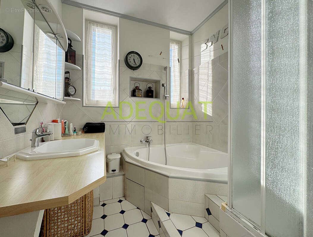 Appartement à BOURGOIN-JALLIEU