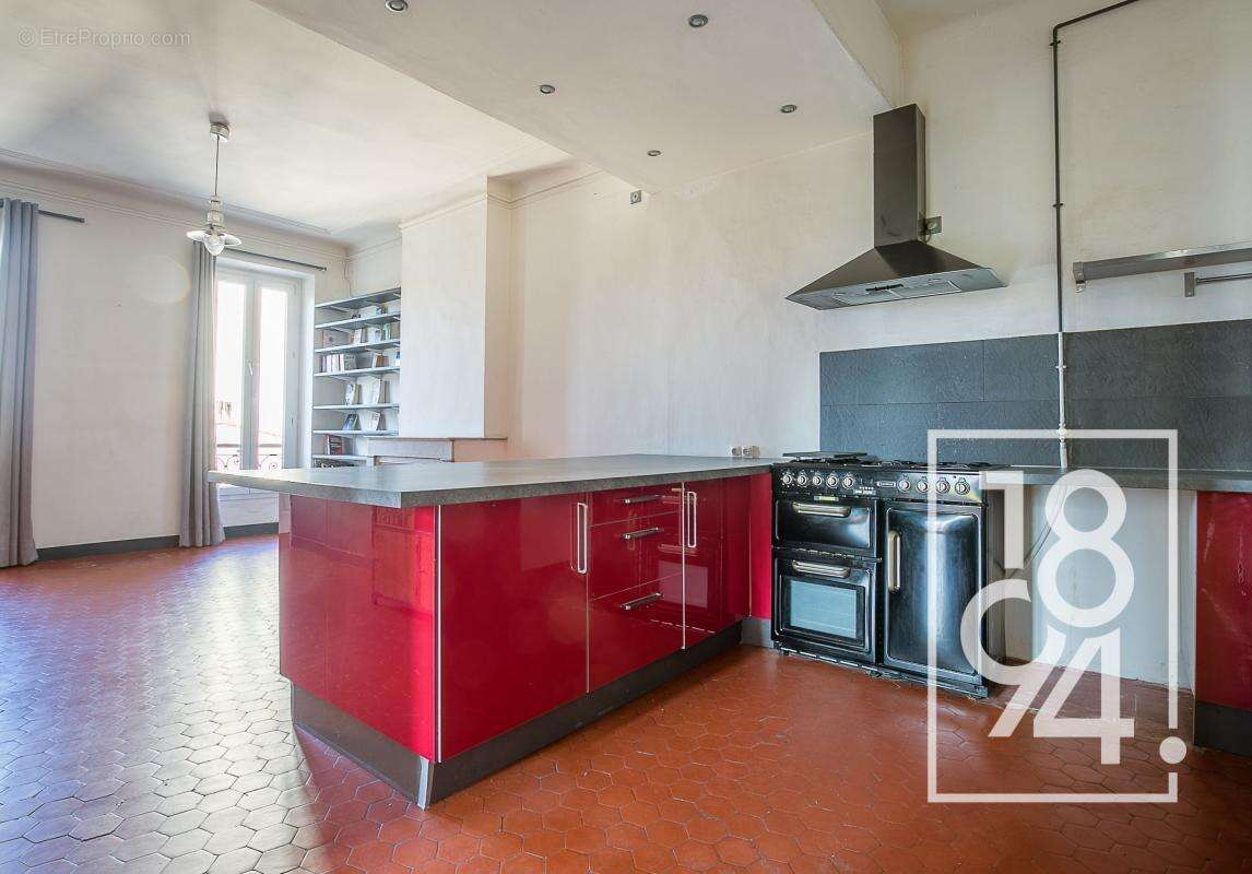 Appartement à MARSEILLE-6E