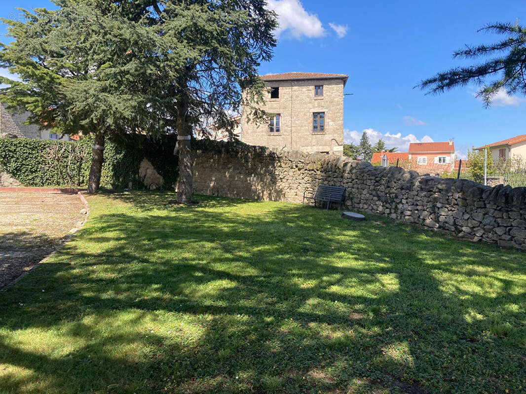 Appartement à SOUCIEU-EN-JARREST