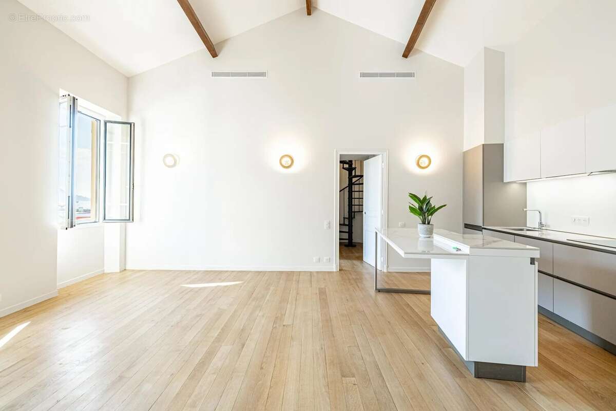 Appartement à BEAULIEU-SUR-MER