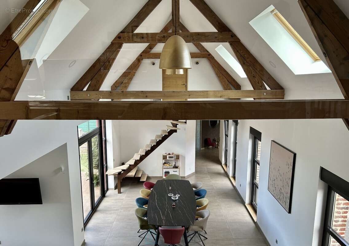 Magnifique Corps de ferme rénové avec prestations de qualité. - photo 9