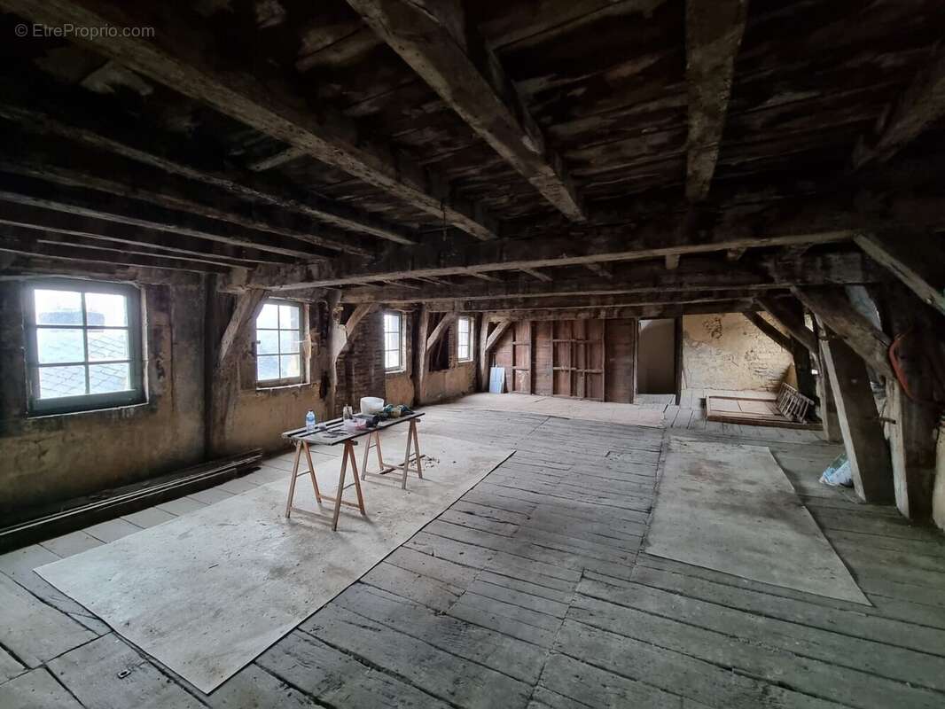 Appartement 840 m² à Sedan  - photo 75