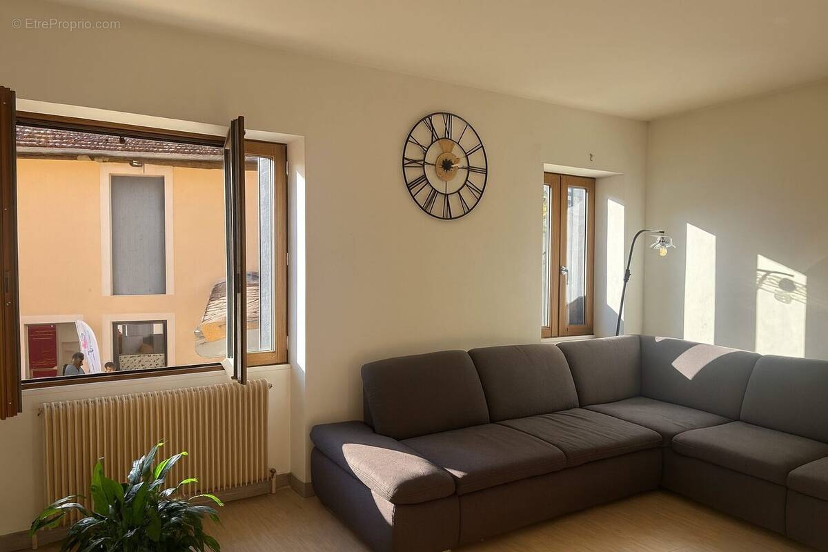 Appartement à ARS-SUR-FORMANS
