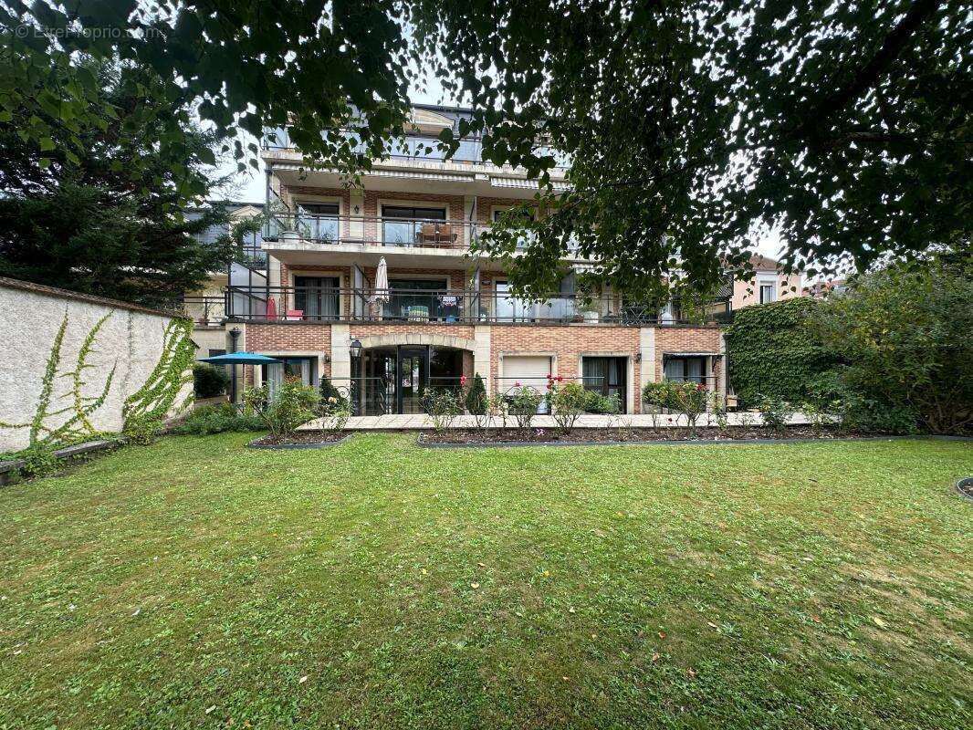 Appartement à SAINT-MAUR-DES-FOSSES