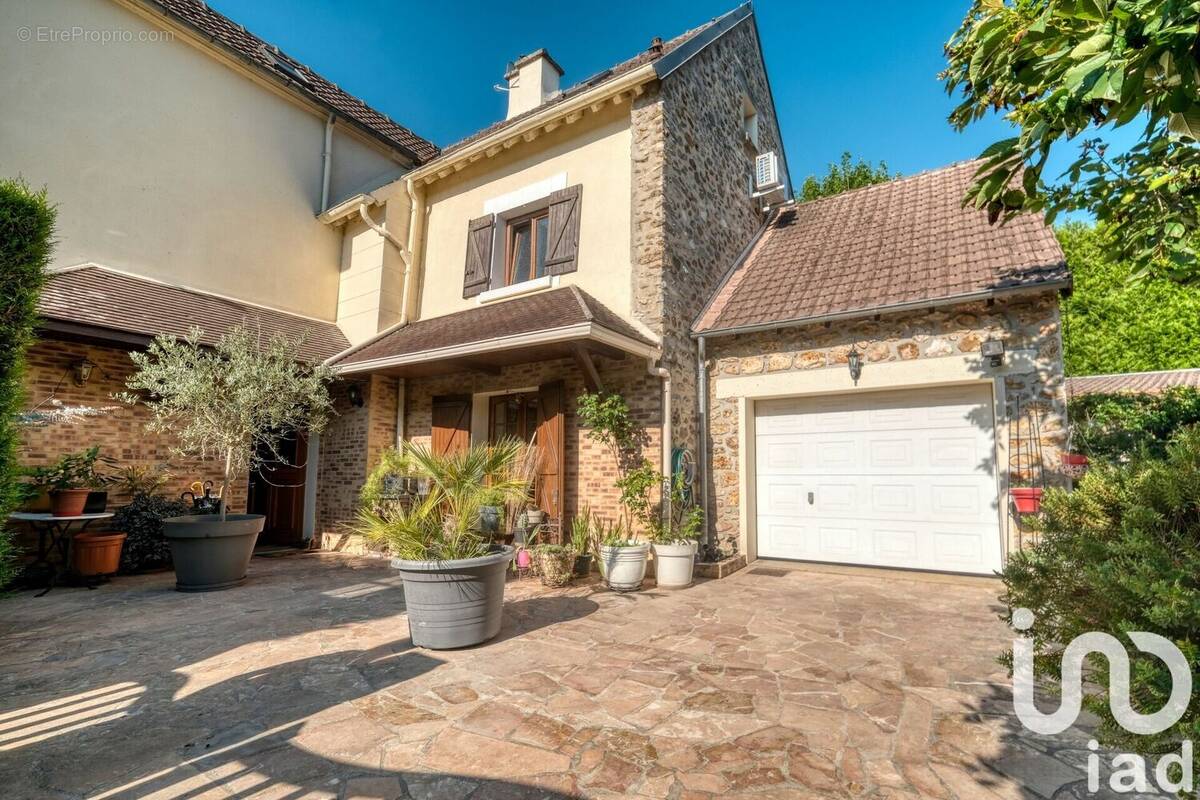 Photo 1 - Maison à SAINT-JEAN-LES-DEUX-JUMEAUX