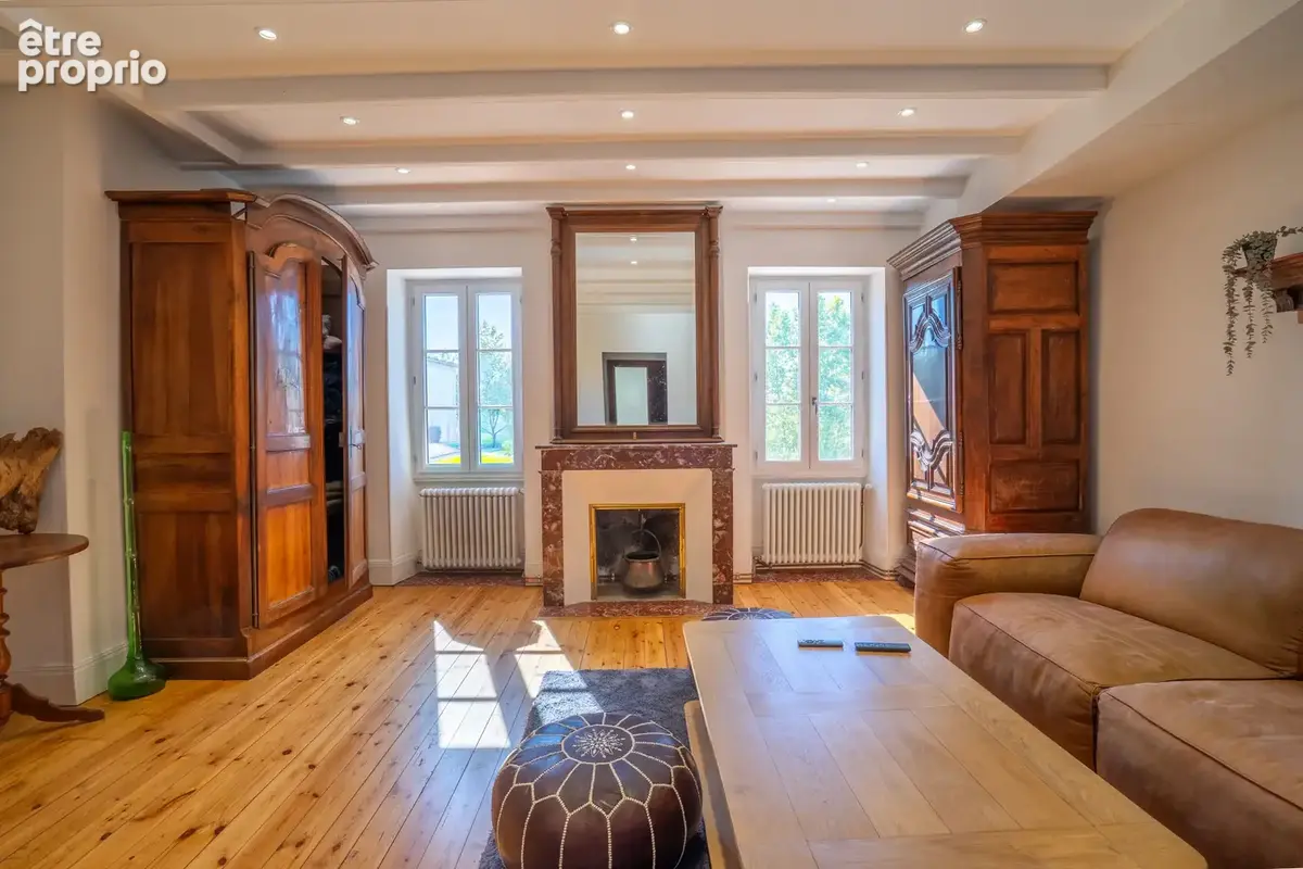 Maison en centre ville de 200 m2 , 5 chambres, cave, local commercial, 2 garages, une dépendance et un jardin - photo 11