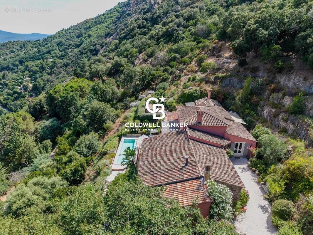 Confort, vue & authenticité et seulement 25 minutes de ST TROPEZ - photo 28