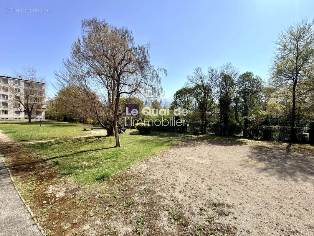 Appartement à MEYLAN