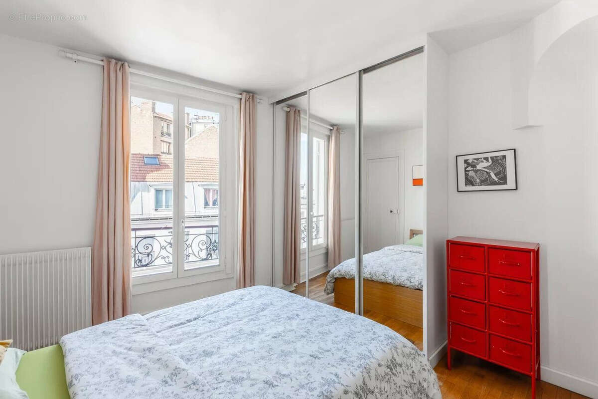chambre 1 - Appartement à PARIS-20E
