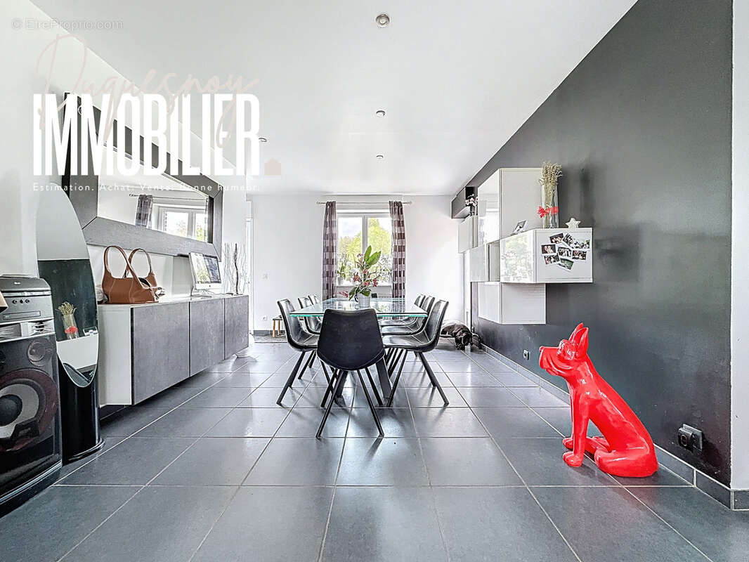 Maison à LA CHAPELLE-D'ARMENTIERES