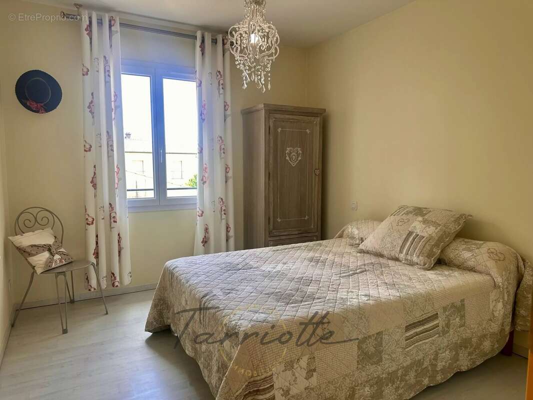 Maison à VALREAS