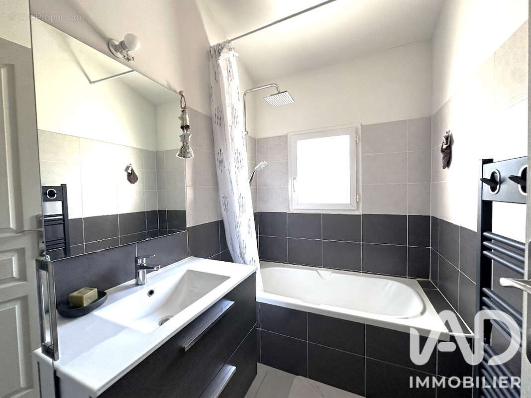 Maison 90 m² à Castillon-Du-Gard  - photo 7