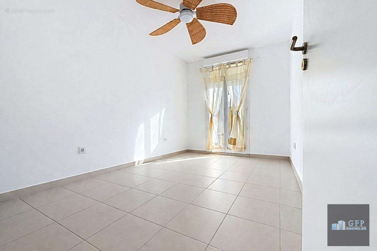 Appartement à BORMES-LES-MIMOSAS