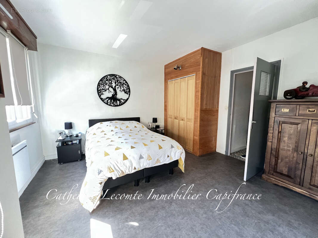 À vendre - desvres - maison 132 m2 -  5 pièces - 4 chambres - jardin clos - terrasse - photo 11